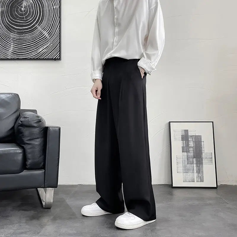 Pleated Wide-Legged Pants