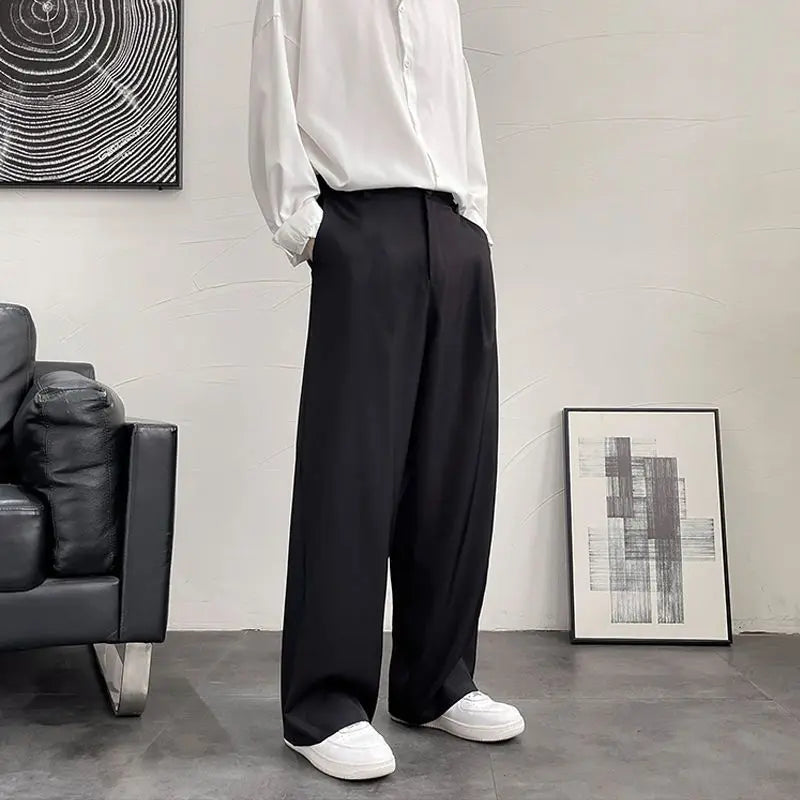 Pleated Wide-Legged Pants