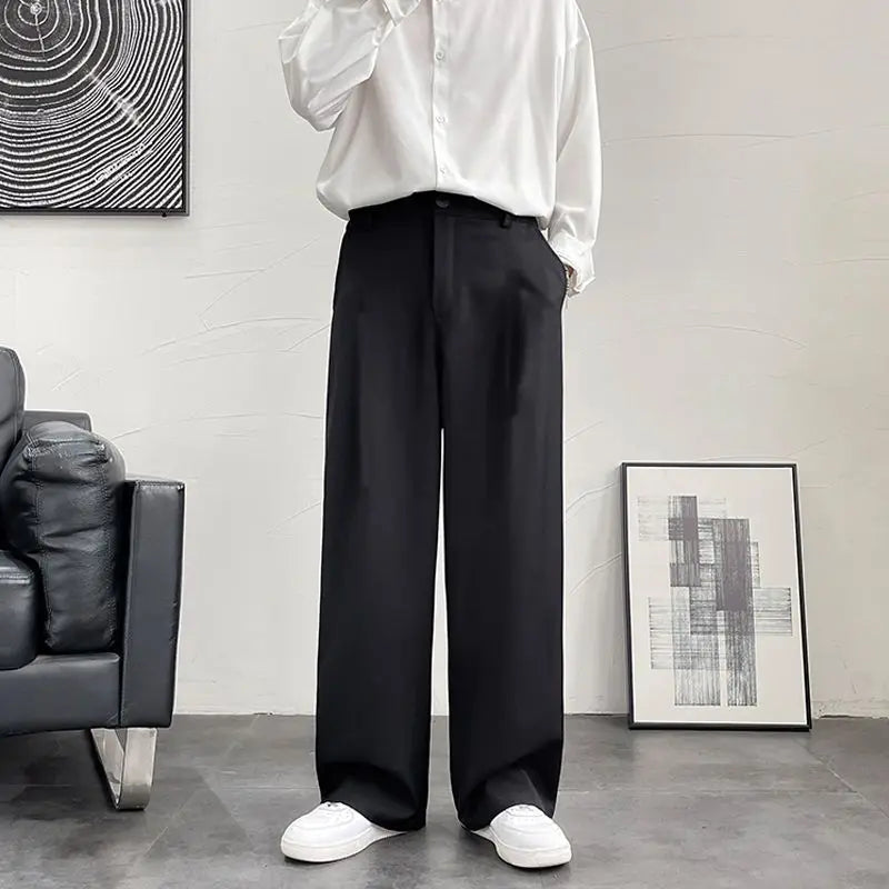 Pleated Wide-Legged Pants